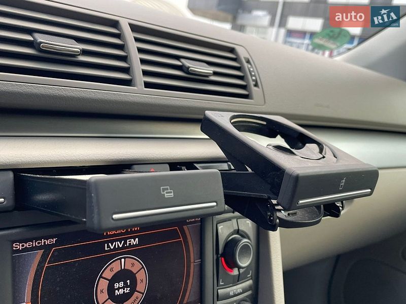 Универсал Audi A4 2008 в Хороле