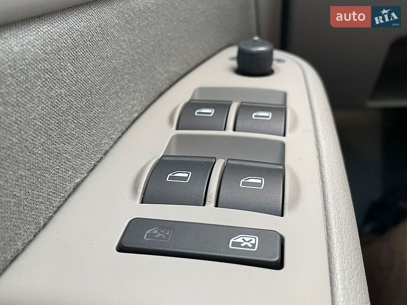 Универсал Audi A4 2008 в Хороле
