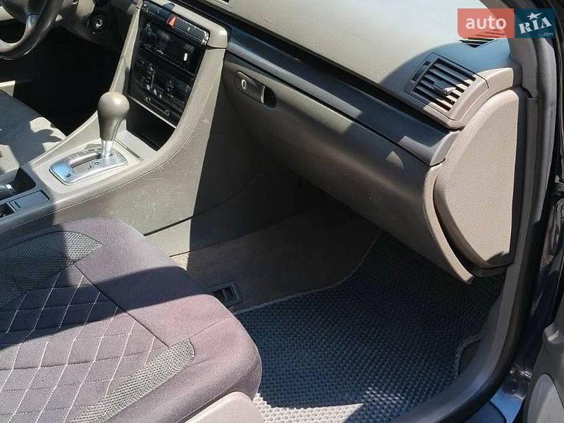Седан Audi A4 2001 в Запорожье