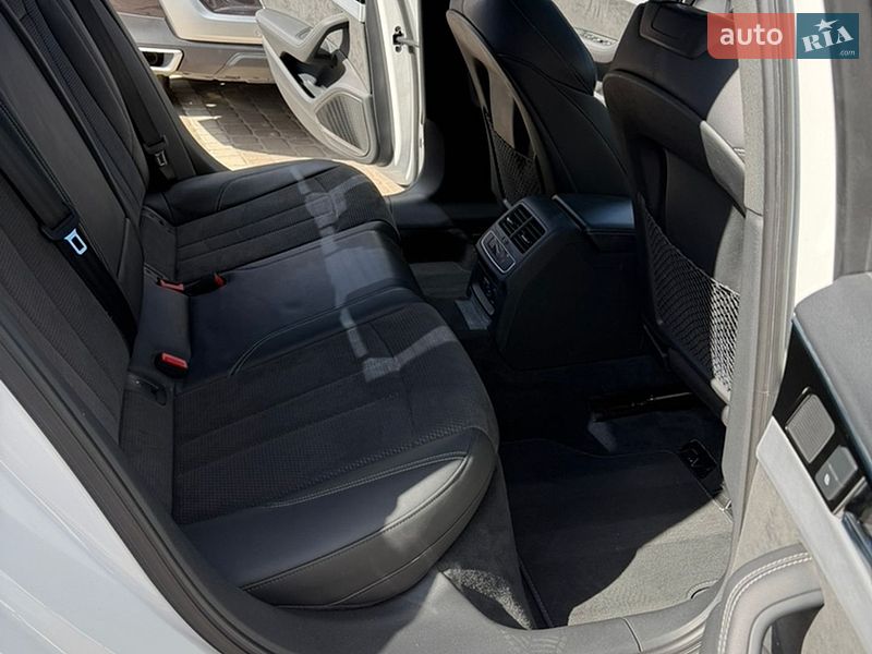 Седан Audi A4 2020 в Солонке