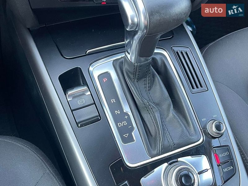 Универсал Audi A4 2012 в Нововолынске