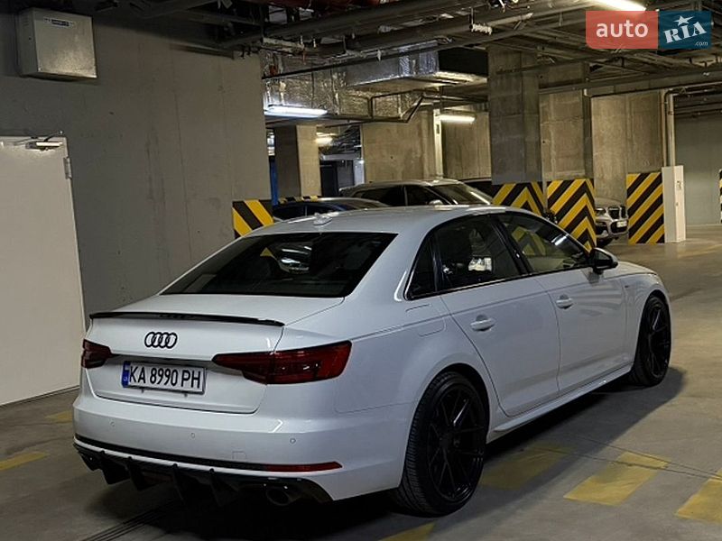 Седан Audi A4 2016 в Киеве