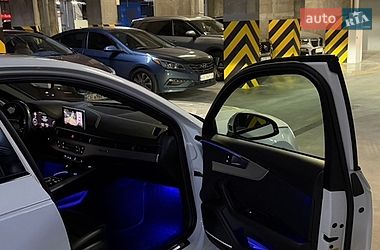 Седан Audi A4 2016 в Киеве