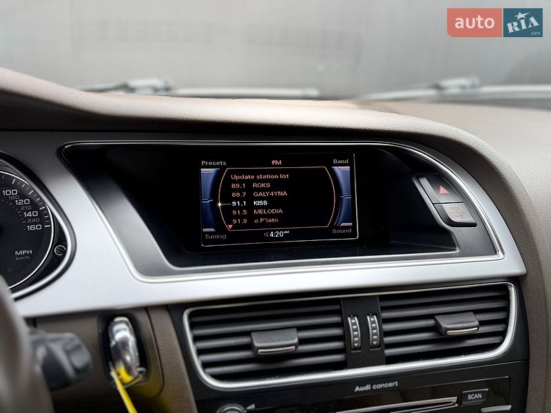 Седан Audi A4 2015 в Львове