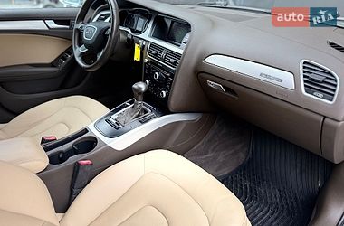 Седан Audi A4 2015 в Львове