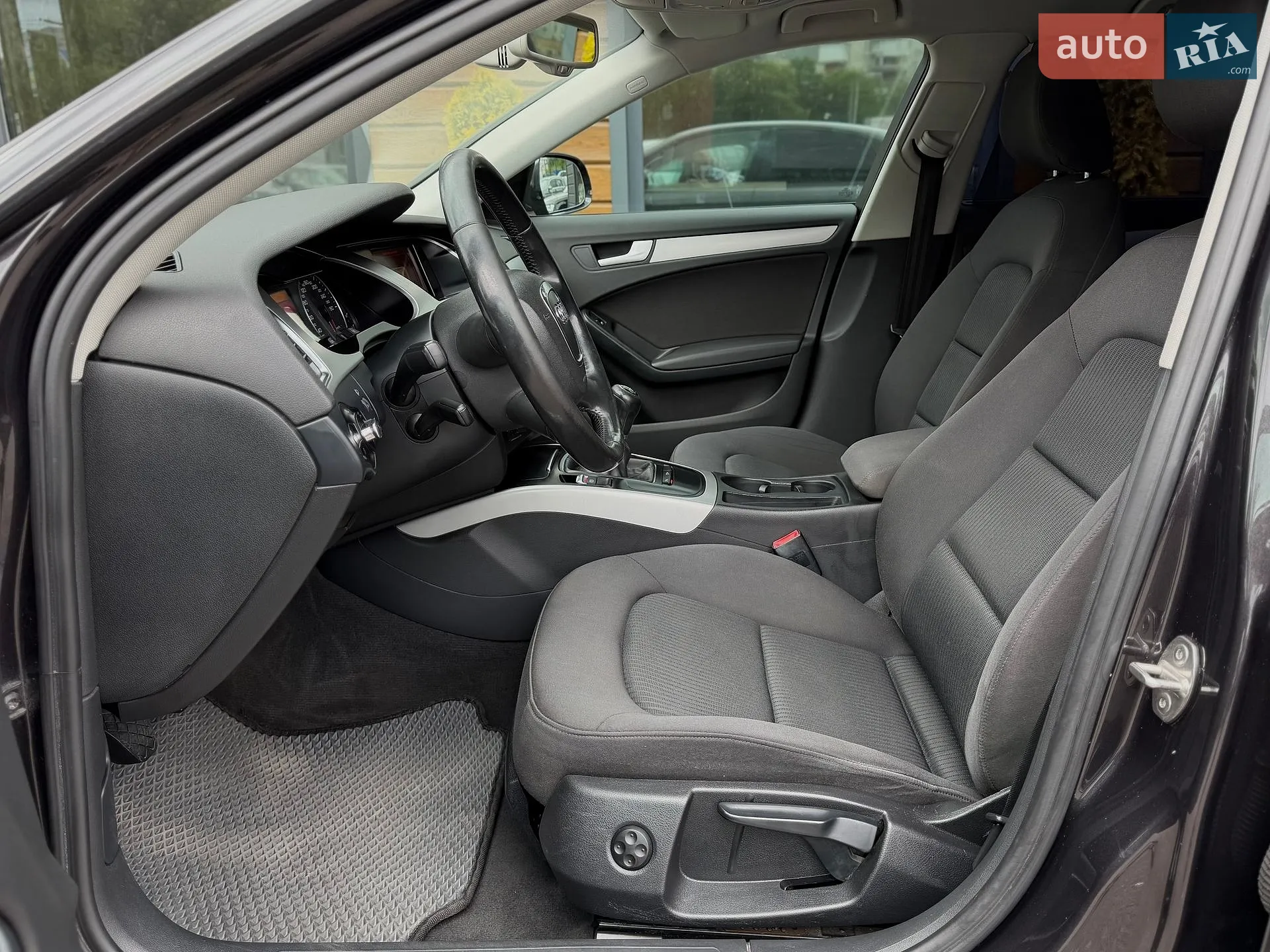 2010 Audi A4 - мініатюра 25