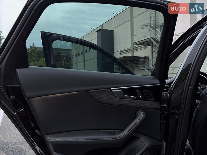 Седан Audi A4 2020 в Киеве