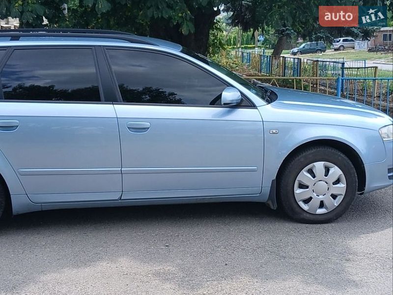 Универсал Audi A4 2005 в Синельниково
