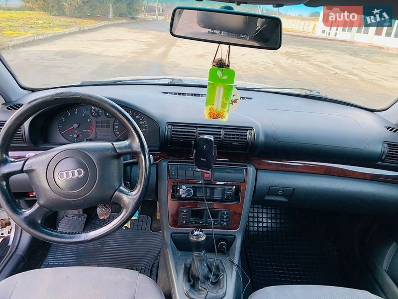 Седан Audi A4 1998 в Тернополе