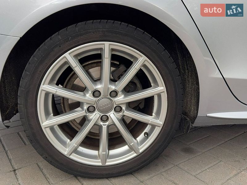Седан Audi A4 2015 в Киеве