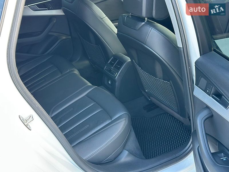 Седан Audi A4 2018 в Киеве