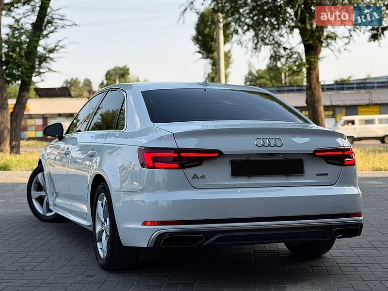 Седан Audi A4 2018 в Кривом Роге
