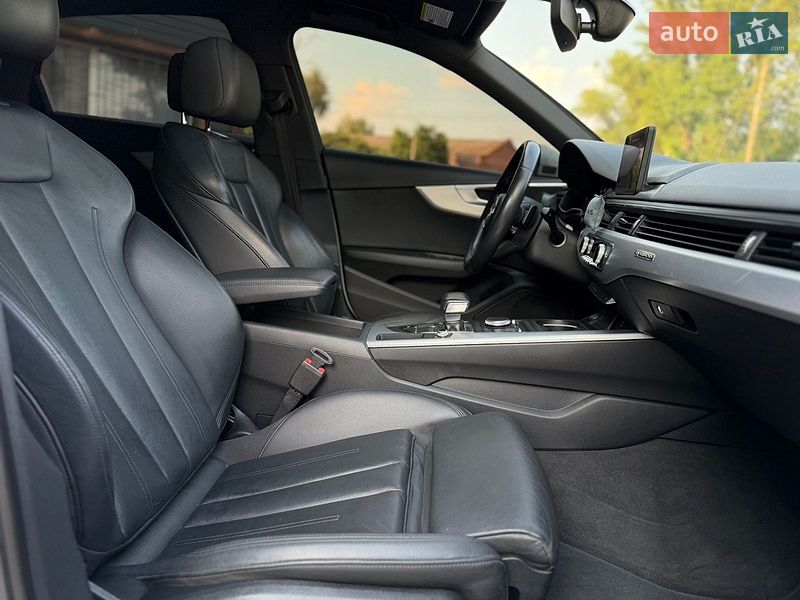 Седан Audi A4 2018 в Кривом Роге