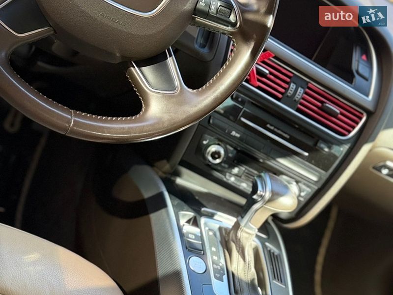 Седан Audi A4 2012 в Черновцах