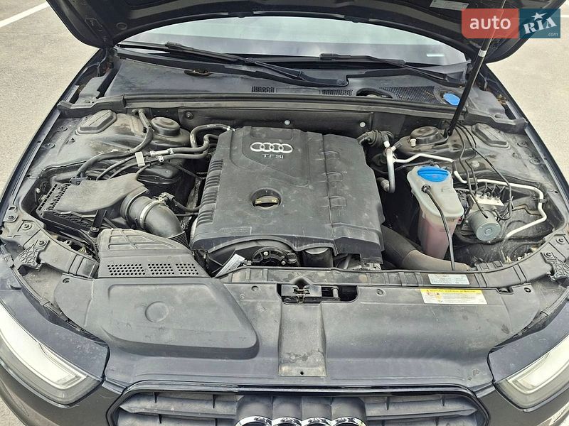 Седан Audi A4 2015 в Каменец-Подольском