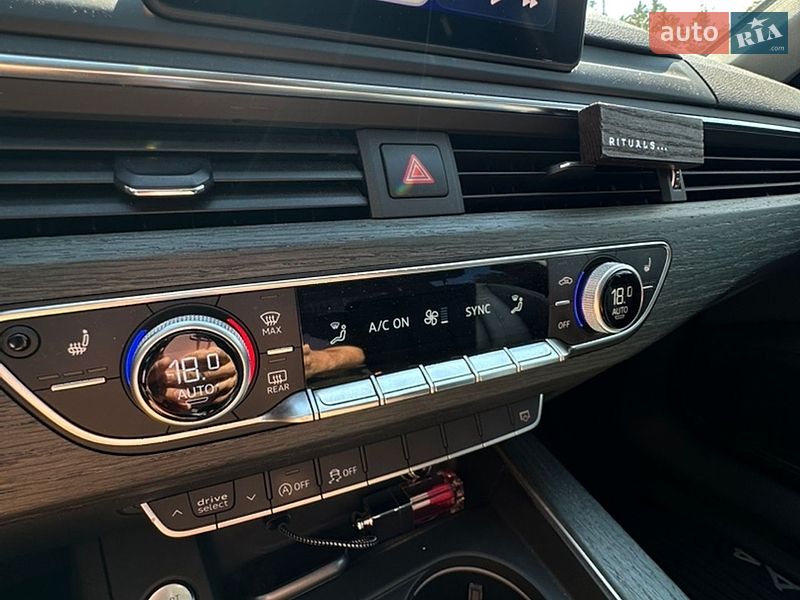 Седан Audi A4 2017 в Житомире
