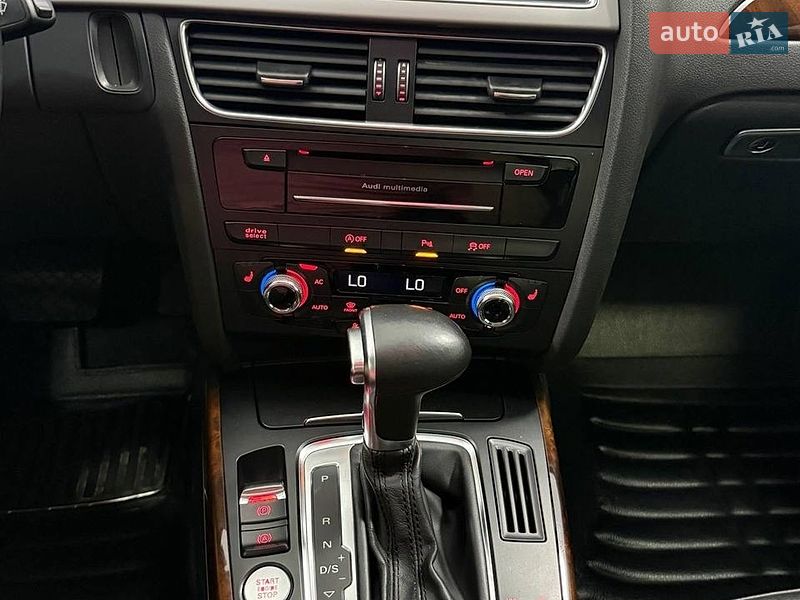 Седан Audi A4 2012 в Одесі