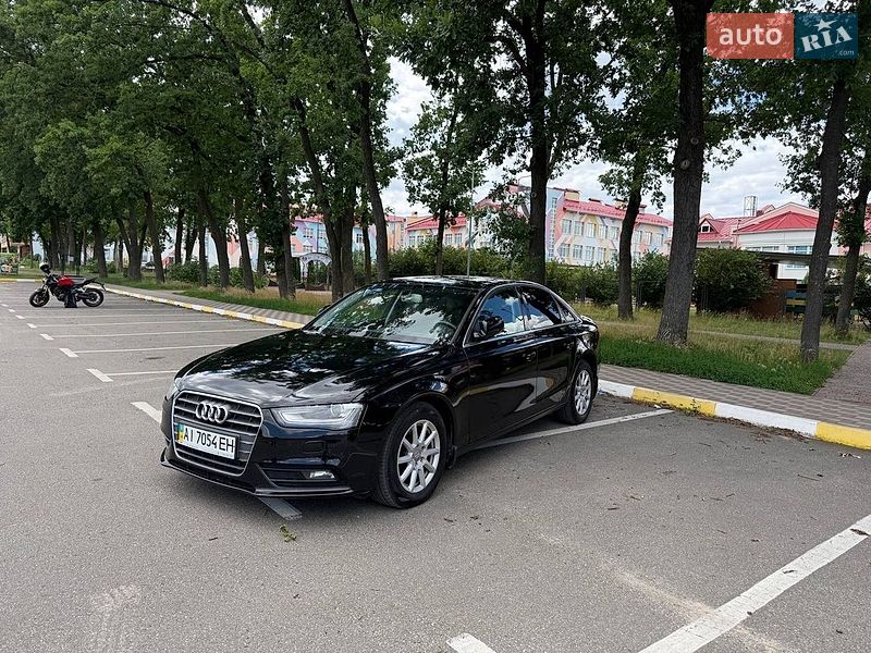 Седан Audi A4 2012 в Вишневом