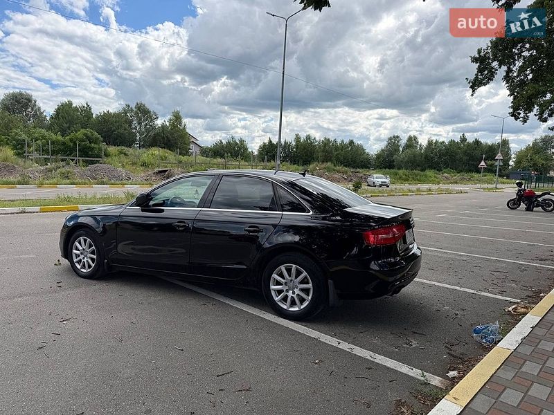Седан Audi A4 2012 в Вишневом