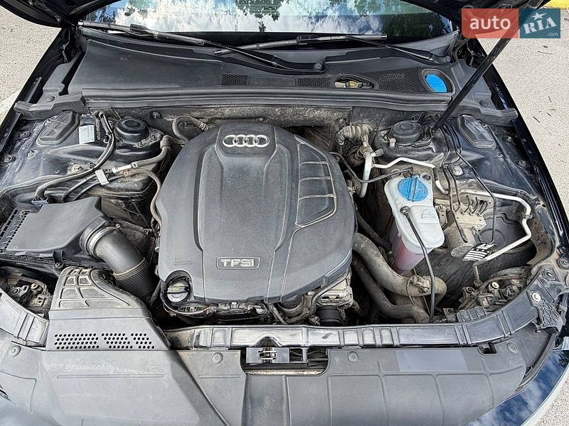 Седан Audi A4 2012 в Вишневом