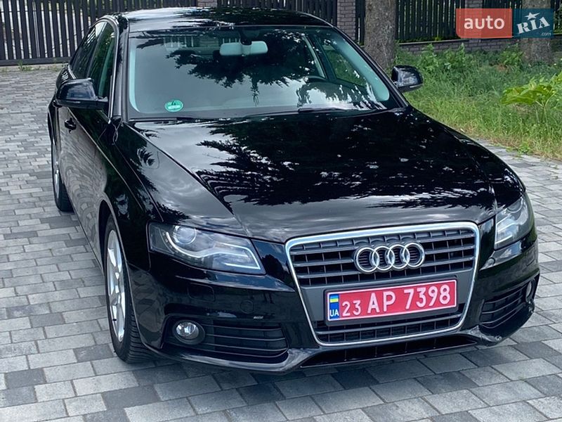 Седан Audi A4 2008 в Староконстантинове