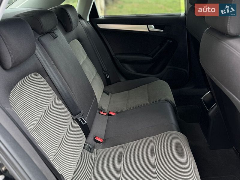 Седан Audi A4 2008 в Староконстантинове