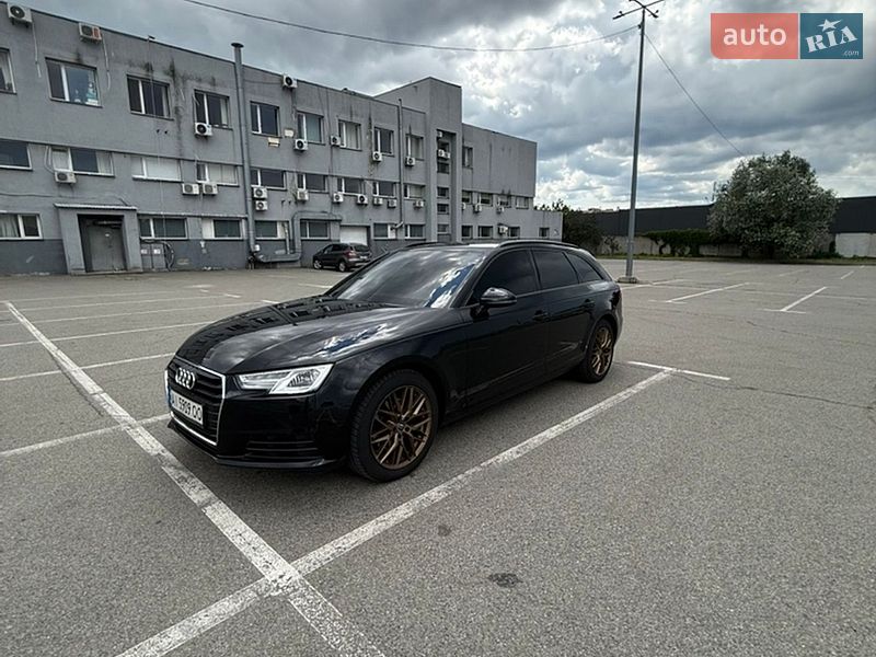 Универсал Audi A4 2017 в Киеве