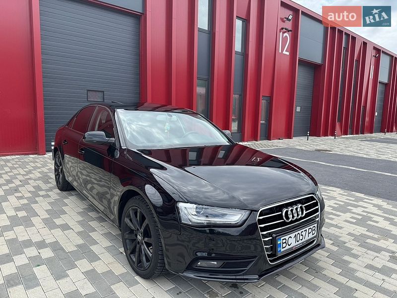 Седан Audi A4 2012 в Львове