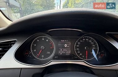 Седан Audi A4 2014 в Львові