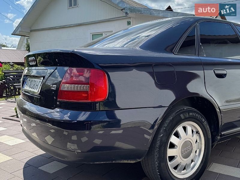 Седан Audi A4 1999 в Надвірній