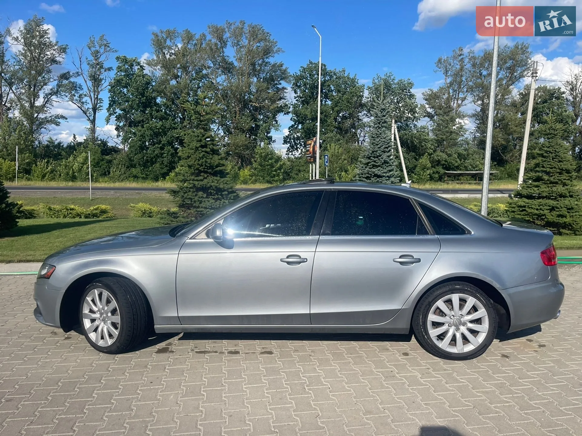 2010 Audi A4 - мініатюра 4