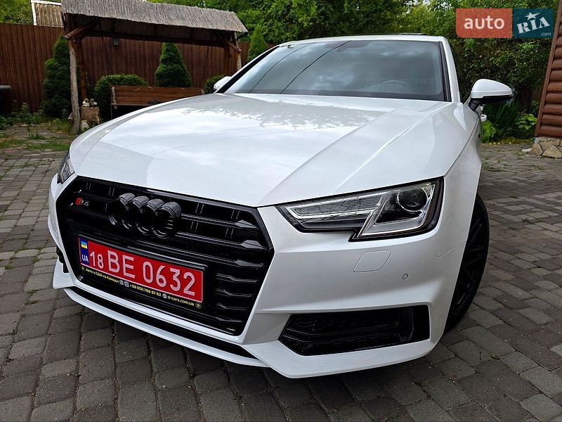 Седан Audi A4 2019 в Полтаві