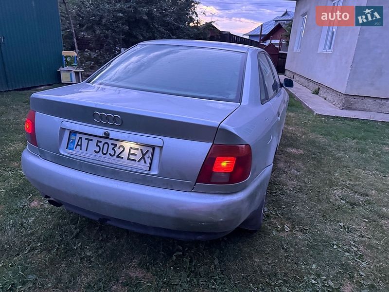 Седан Audi A4 1996 в Снятине