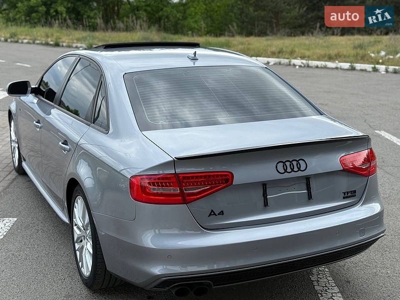Седан Audi A4 2015 в Радивилове