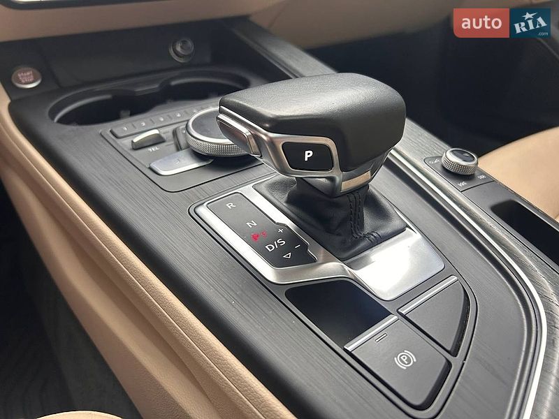 Седан Audi A4 2016 в Киеве