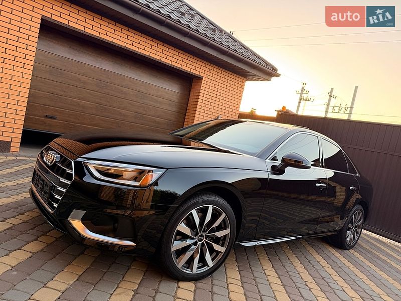 Седан Audi A4 2023 в Виннице