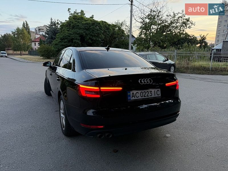 Седан Audi A4 2016 в Луцке