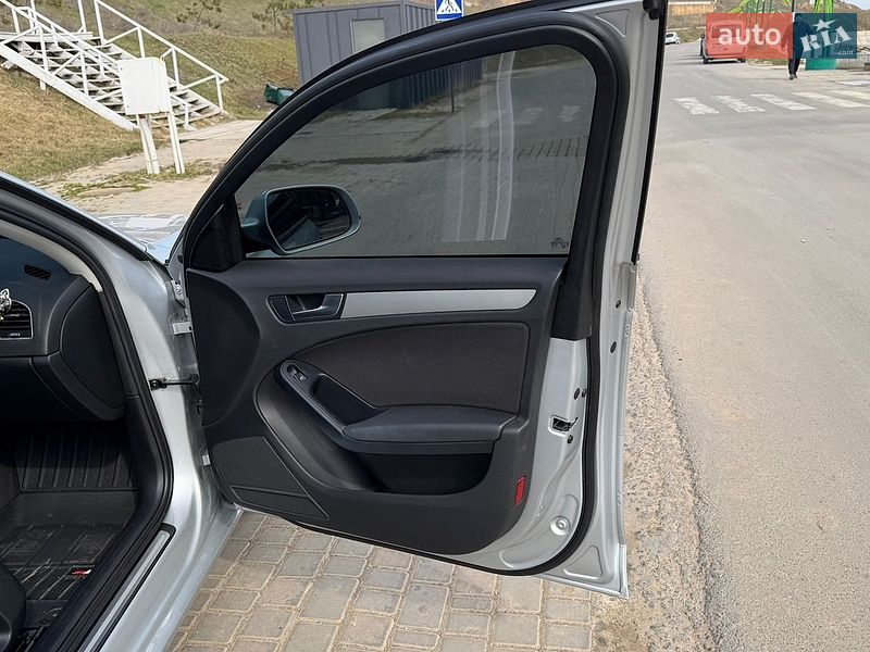 Седан Audi A4 2010 в Одессе