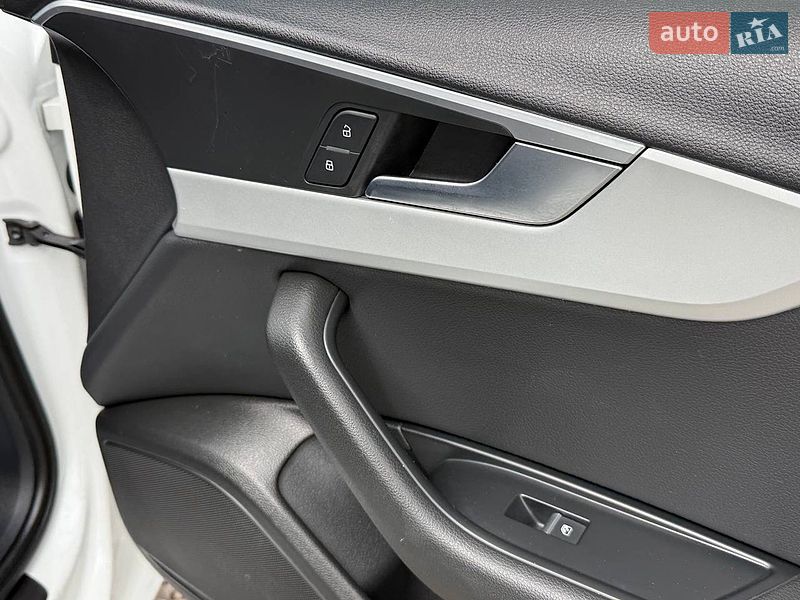 Седан Audi A4 2017 в Стрые