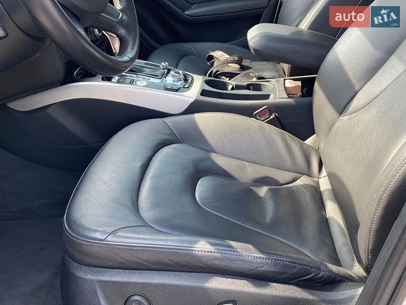 Седан Audi A4 2013 в Луцке