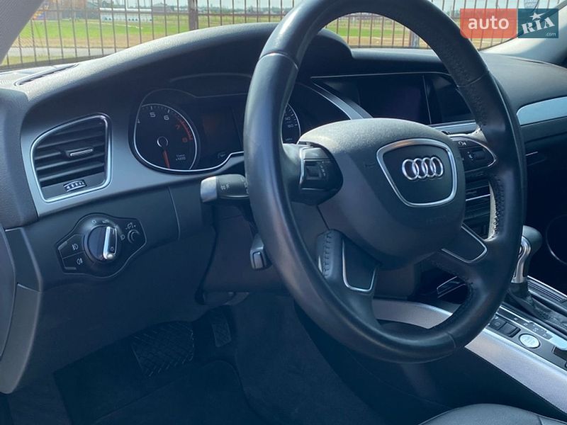 Седан Audi A4 2013 в Луцке