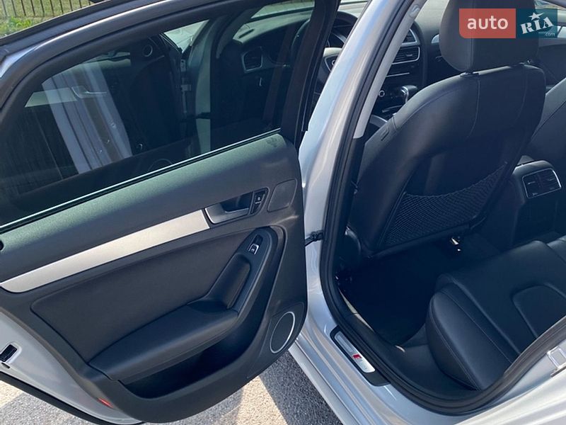 Седан Audi A4 2013 в Луцке