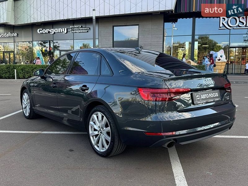 Седан Audi A4 2017 в Киеве