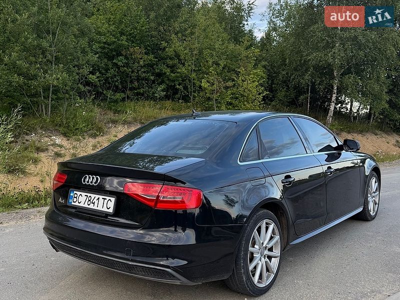 Седан Audi A4 2015 в Східниці