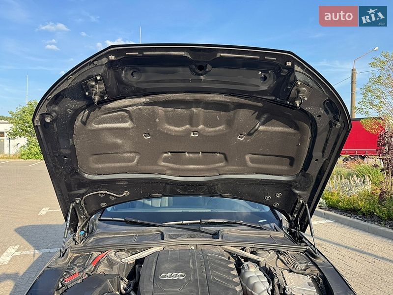 Седан Audi A4 2021 в Львове