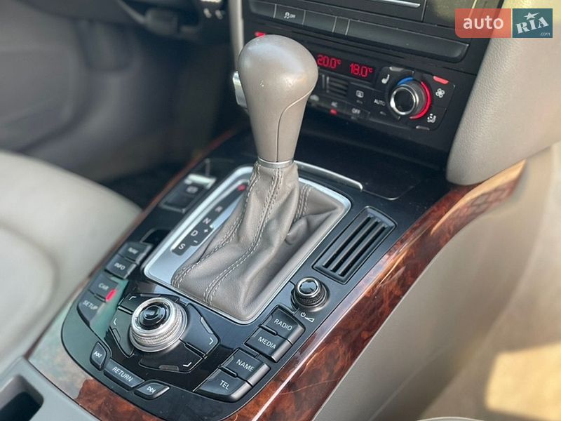 Седан Audi A4 2010 в Луцке