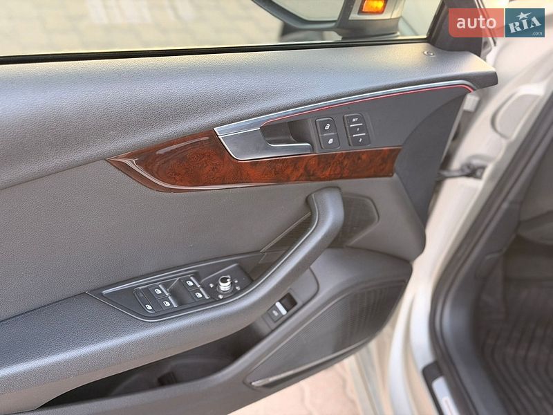 Седан Audi A4 2017 в Львові