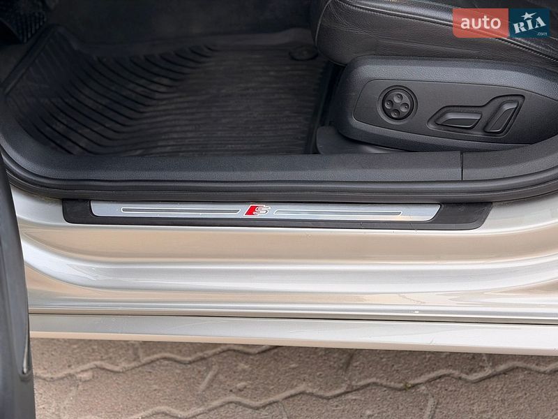 Седан Audi A4 2017 в Львові