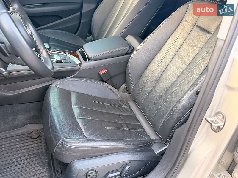 Седан Audi A4 2017 в Львові
