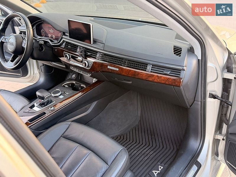Седан Audi A4 2017 в Львові